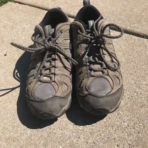 OBOZ hiking shoes size 9
